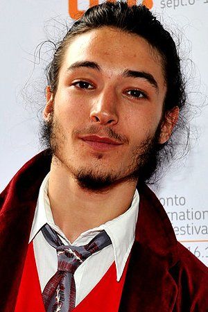 Эзра Миллер Эзра Миллер