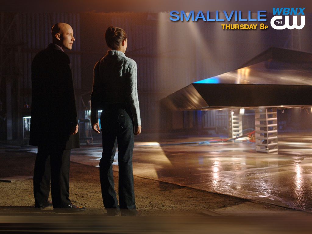 Тайны Смолвиля (англ. Smallville) - американский научно
