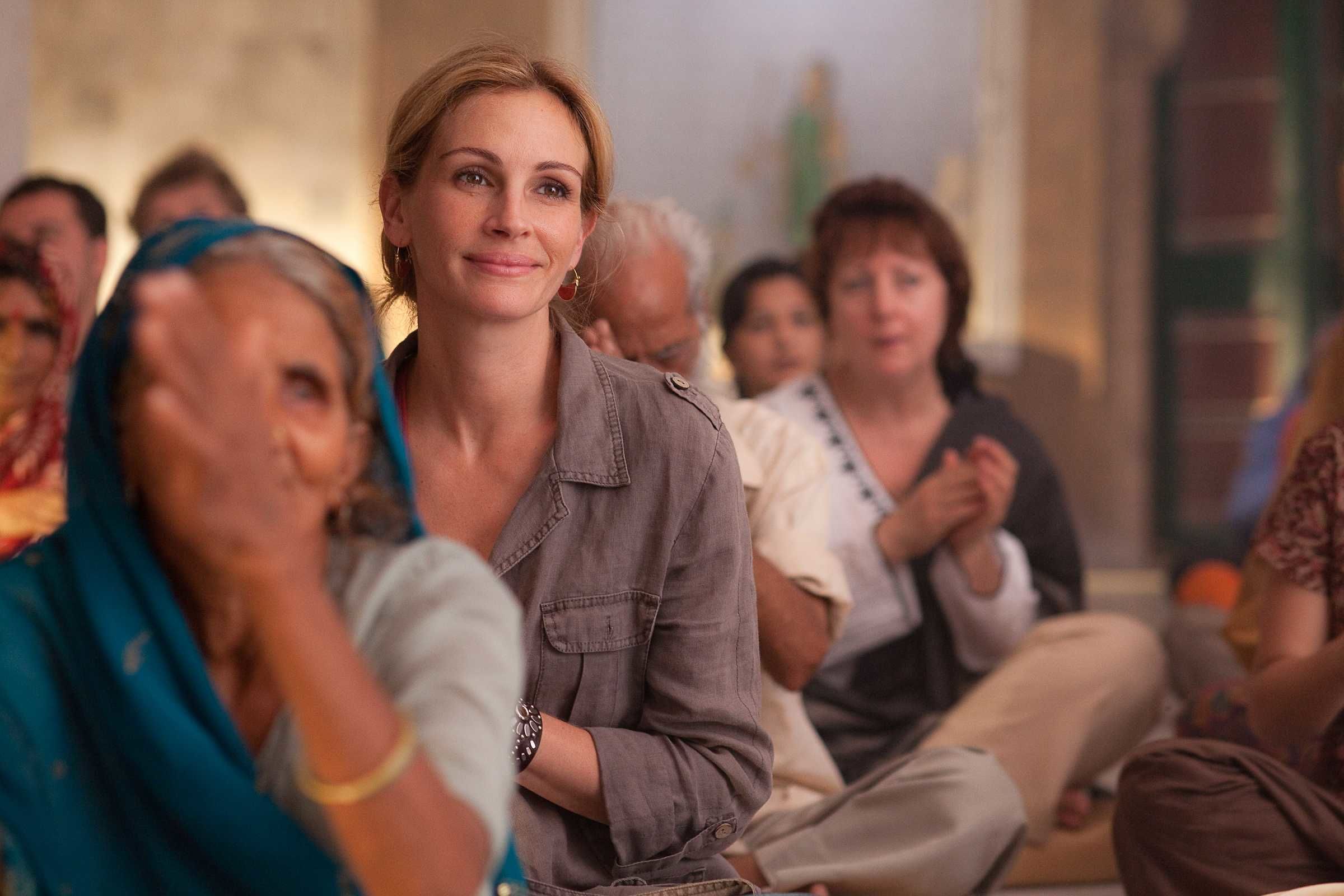 http://www.kinogallery.com/kino/kinogallery.com_EatPrayLove_shot_4.jpg