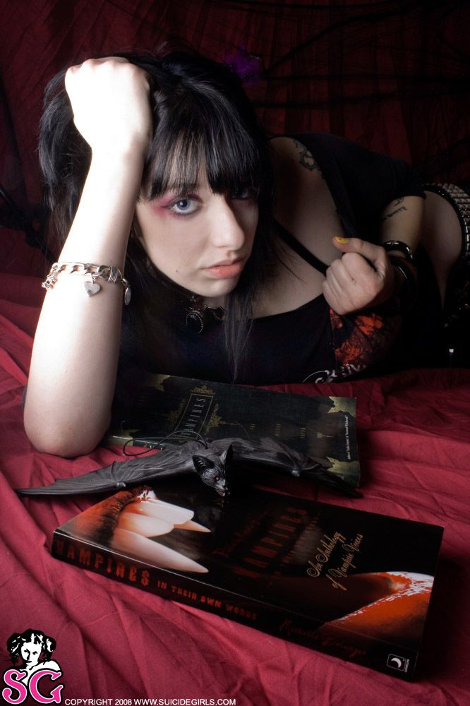 Watch Suicide Girls Must Die! 4Shared