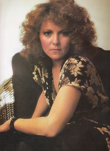 Brenda Vaccaro. 