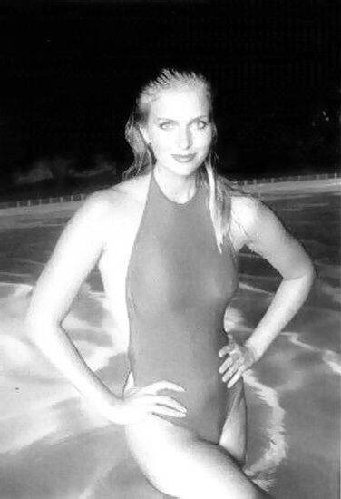 Donna Naked