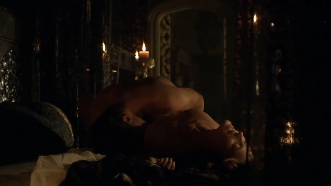 Natalie dormer topless in the tudors