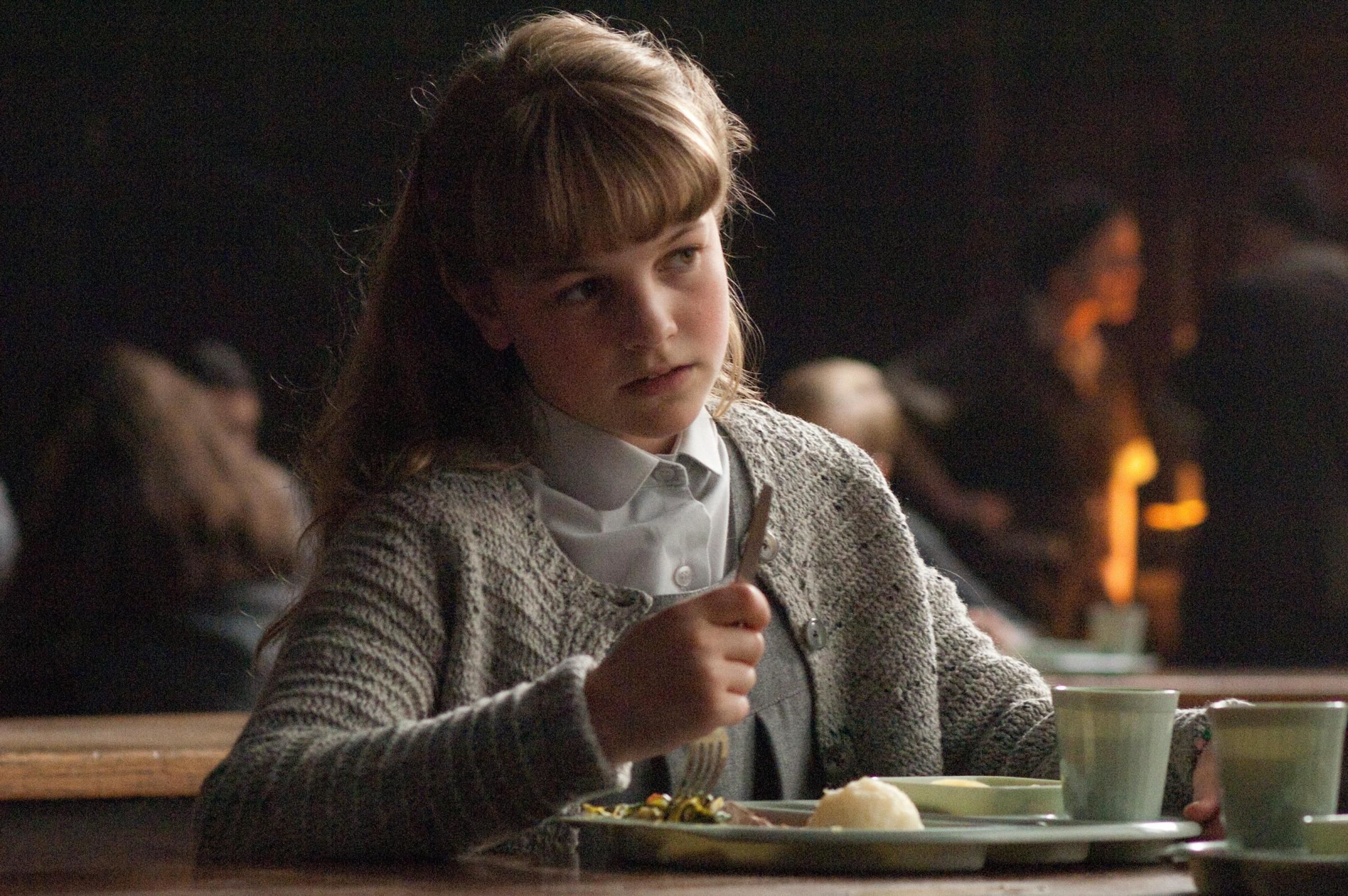 Letting me go. Не отпускай меня (2010). Не отпускай меня / never Let me go (2010). Иззи Мейкл-Смолл не отпускай меня. Не отпускай меня 1953.