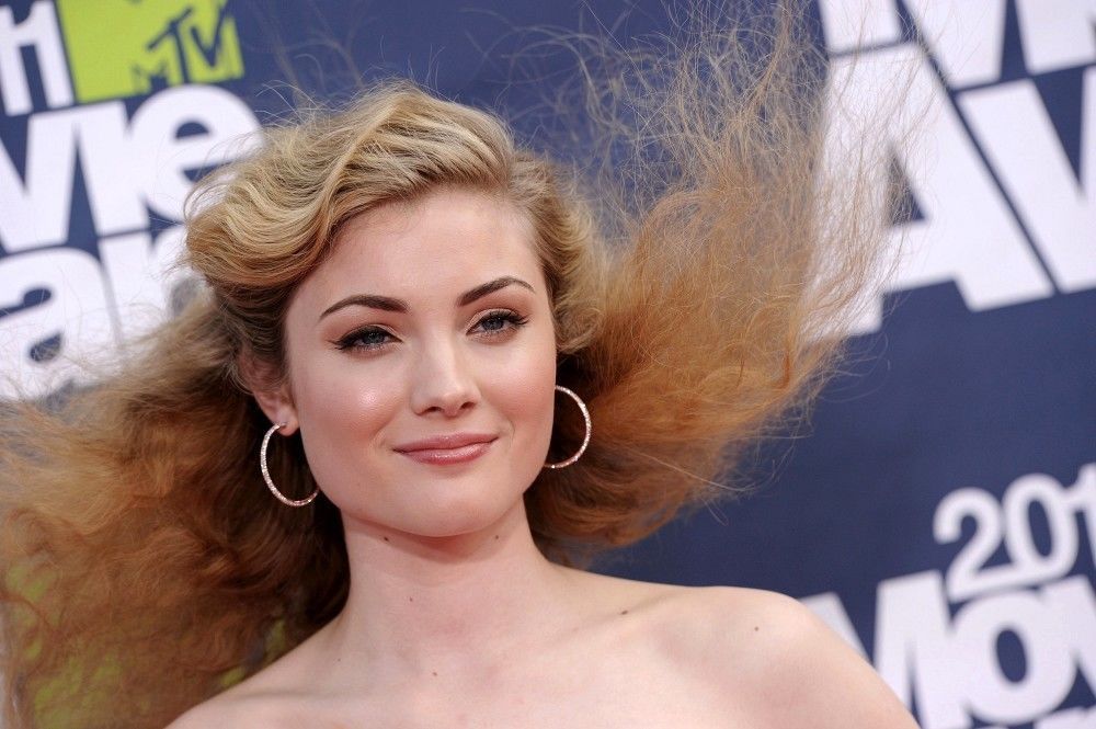 Skyler Samuels. 