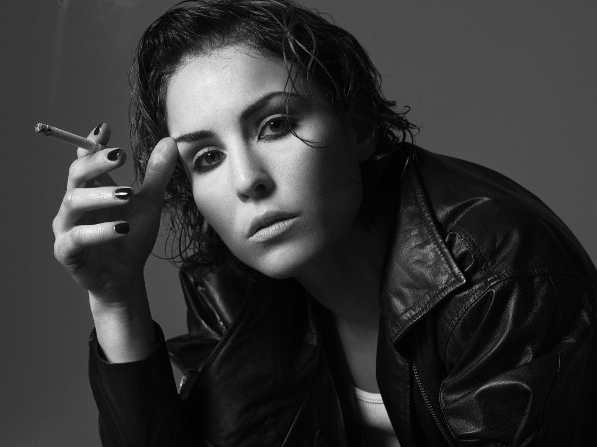 Noomi Rapace. 