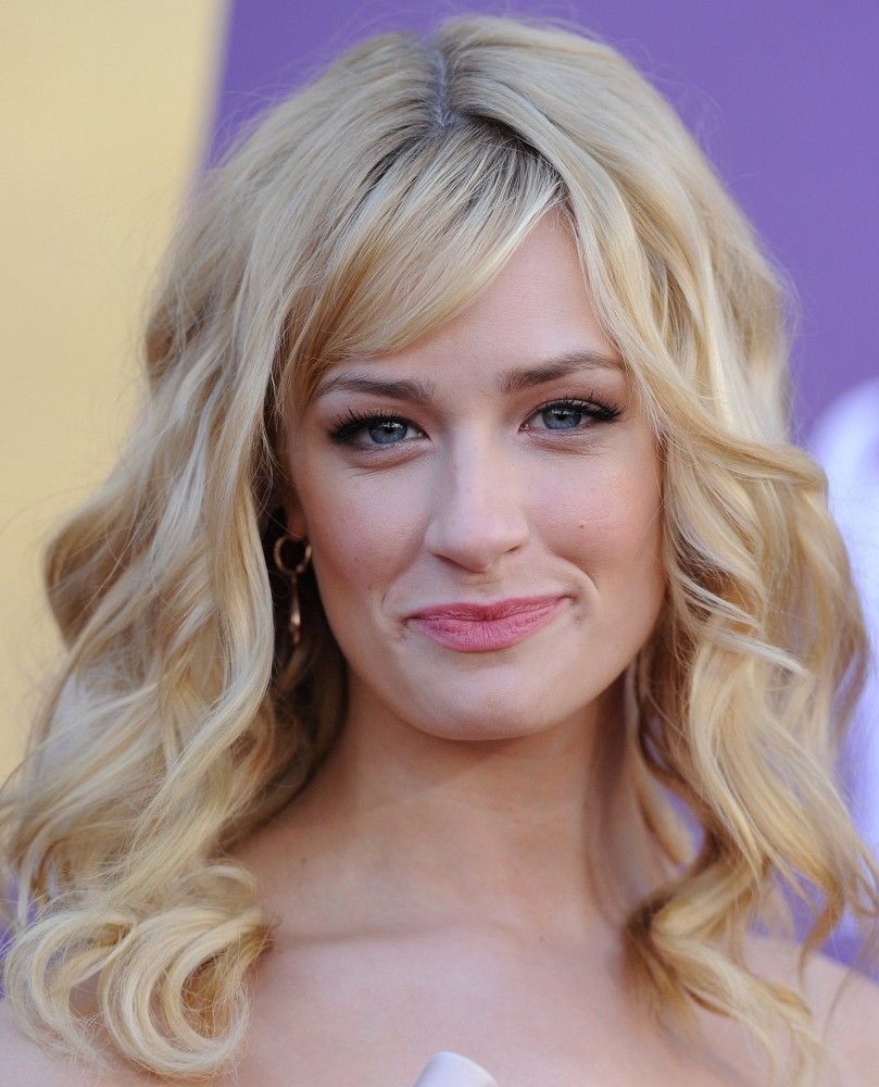 Beth Behrs. 