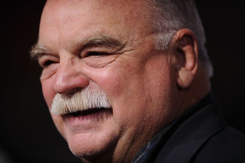 Richard Riehle. 