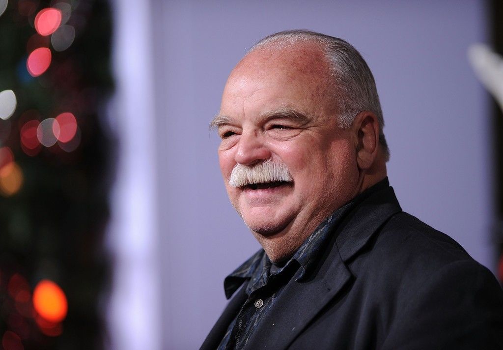 Richard Riehle. 