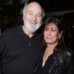 Согласно свидетельству о смерти, Роб и Мишель Рейнер скончались через несколько минут после нападения, в то время как их дети объявили о проведении мемориала.