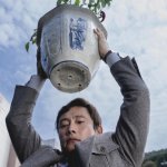 Один выдающийся корейский триллер жестоко и с юмором подводит итог всему ужасному, что нас ждет в 2025 году.