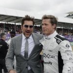 Режиссер Формулы-1 объяснил, почему съемки фильма с Брэдом Питтом были «довольно безрассудными» 

В недавнем интервью директор Формулы-1 Кристиан Хорнер высказался о съемках нового фильма с Брэдом Питтом, который посвящен миру автогонок. Он отметил, что подход к съемкам был «довольно безрассудным», учитывая высокие скорости и опасности, связанные с гонками.

Хорнер подчеркнул, что безопасность на трассе всегда должна быть на первом месте, и выразил обеспокоенность тем, как некоторые сцены были сняты. Он добавил, что, хотя фильм может привлечь внимание к спорту, важно помнить о реальных рисках, с которыми сталкиваются гонщики.

Фильм, в котором Брэд Питт играет роль опытного гонщика, обещает стать настоящим зрелищем, но Хорнер призывает к осторожности и уважению к тем, кто ежедневно рискует своей жизнью на трассе.