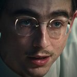 Нам нужно поговорить о самом безумном моменте в фильме Marty Supreme.