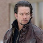 Криминальная драма 2005 года с Марком Уолбергом взлетела на вершину чартов Netflix.