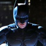 "Трехкратный удар: как шокирующий трюк из 'Темного рыцаря' вывел актера из строя"