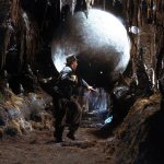 Сотрудник Disney World попал под колеса автомобиля: экстренная ситуация в парке развлечений