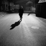 Бела Тарр: Как «Sátántangó» и «Werckmeister Harmonies» открывают мир духовной опустошенности в его кинематографе