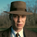 «Оппенгеймер» получил рейтинг R: причины жестокости, наркотиков и ненормативной лексики в фильме, который не стоит смотреть детям и подросткам без взрослых.