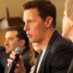 Paramount вновь обращается к Warner Bros Discovery: новое предложение после отказа совета директоров!