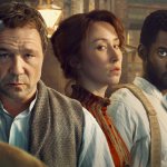 Hulu представляет захватывающее шоу для фанатов "Острых козырьков", о котором вы, возможно, еще не слышали!