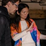 «Hamnet»: Команда фильма раскрывает секреты режиссуры Хлоэ Жао и её неожиданное камео в финале театра «Глобус»!