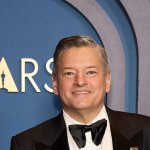 Тед Сарандос: Netflix начнёт показывать фильмы Warner Bros в кинотеатрах всего через 45 дней после релиза!