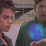 "Забытая мечта: научно-фантастический сериал Джорджа Р. Р. Мартина, отменённый в 90-х, снова в центре внимания поклонников"