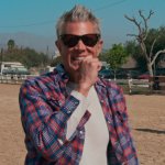 Джонни Ноксвилл ограничил себя: что не сможет сделать в пятой части "Джекасс"? Новый взгляд на рискованные трюки и осознанный подход к безопасности в продолжении культовой франшизы!