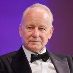 Стеллан Скарсгард обрушился с критикой на Дональда Трампа: «Маленький мегаоманиак» и его опасные амбиции по поводу Гренландии