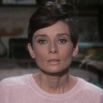 "Страх и Слава: Как церемония Оскара напугала Одри Хепберн в 1954 году"