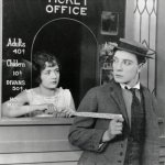 "Классика комедии в новом свете: REM представляет альтернативную интерпретацию 'Шерлока Джуниора' Бастера Китона"