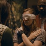 "Обзор 'Bare Skin': Психологический хоррор о групповом терапевтическом сеансе и темных историях травмы"