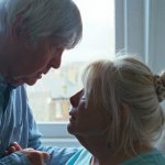 "Королева на море": трогательная драма о деменции, раскрывающая глубину человеческой близости.