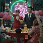 "Мы все - незнакомцы": захватывающая семейная драма о двух свадьбах и неожиданном ребенке.