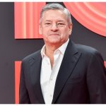 Тед Сарандос стремится к сделке с Warner Bros. Discovery: что это значит для Netflix?