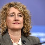 Израильские кинематографисты поддержали Тришу Таттл на Берлинском кинофестивале, подчеркивая важность открытых дебатов и недискриминации в искусстве.