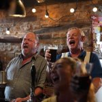 "Гордость матери": фильм с претензией на глубокие темы, но плоский сюжет и недостаток эмоций оставляют зрителей равнодушными.