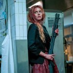 «Готовы или нет 2: Я иду» — Самара Уивинг снова в игре, где черный юмор и опасность на каждом шагу! Узнайте, как новые угрозы и семейные конфликты меняют правила выживания!